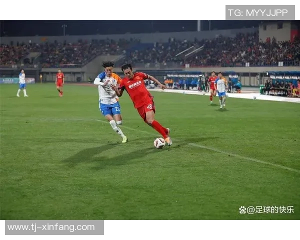 重庆足球队强势崛起荣登足球状态排行榜第二名引发热议